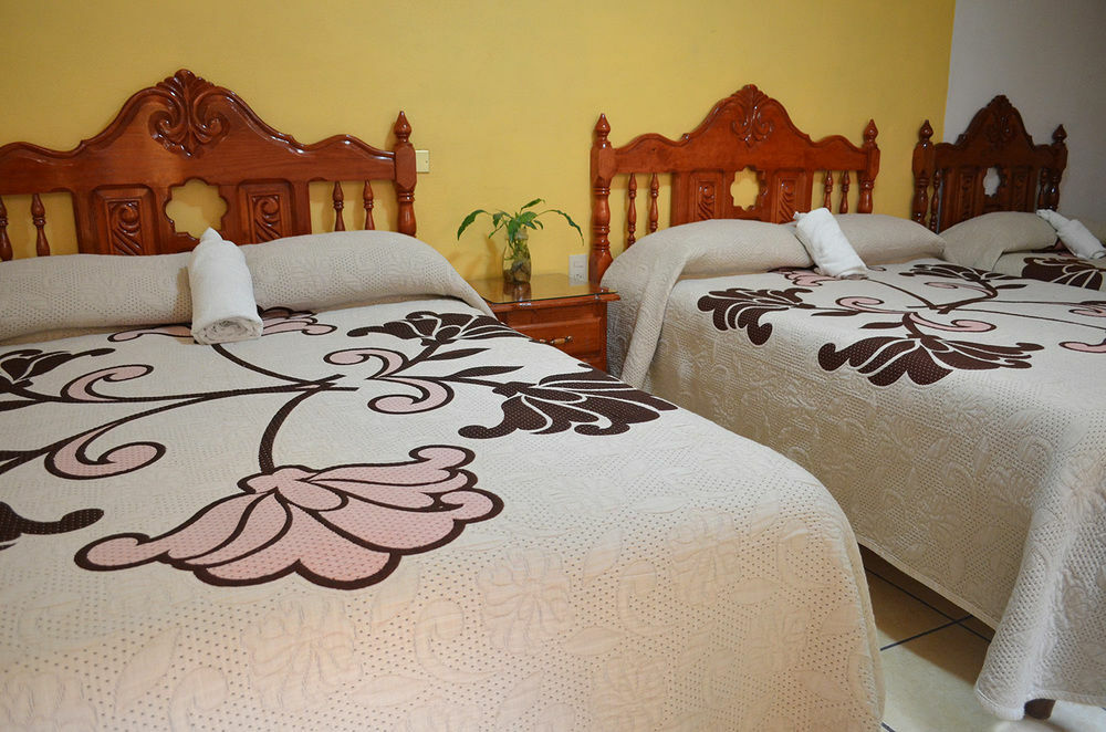 Hotel Posada Camelinas Pátzcuaro Exterior foto